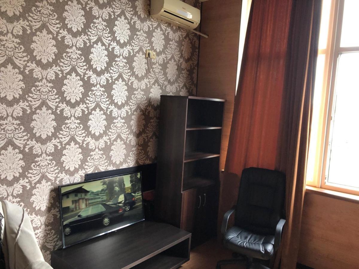 Greek Hostel Odessa Extérieur photo